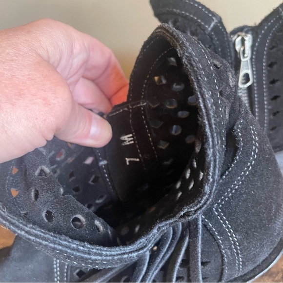 Shyanne Women’s Nicki Zipper Booties Round Toe Full Grain Black Leather Size 7 - Picture 3 of 6